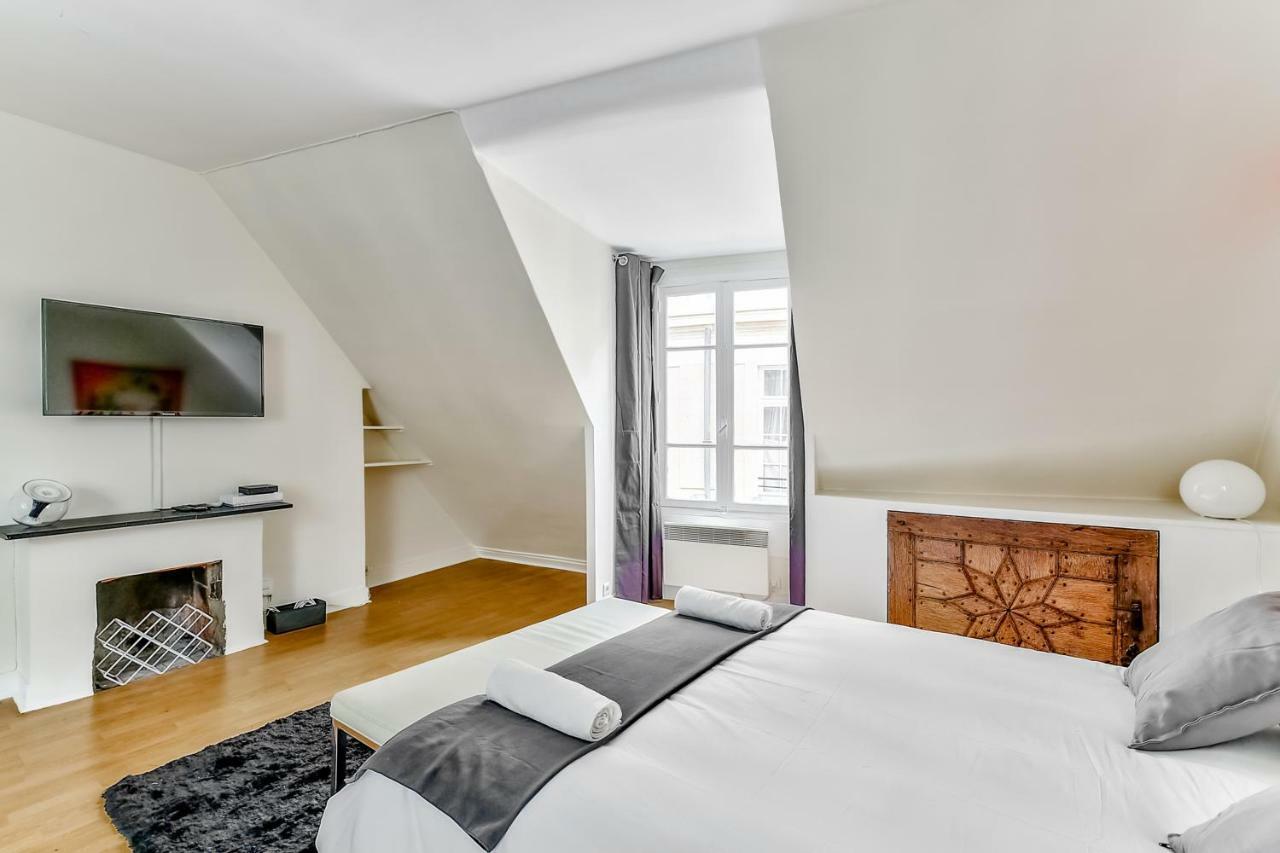 Love Nest In Saint-Michel Paris Exterior foto