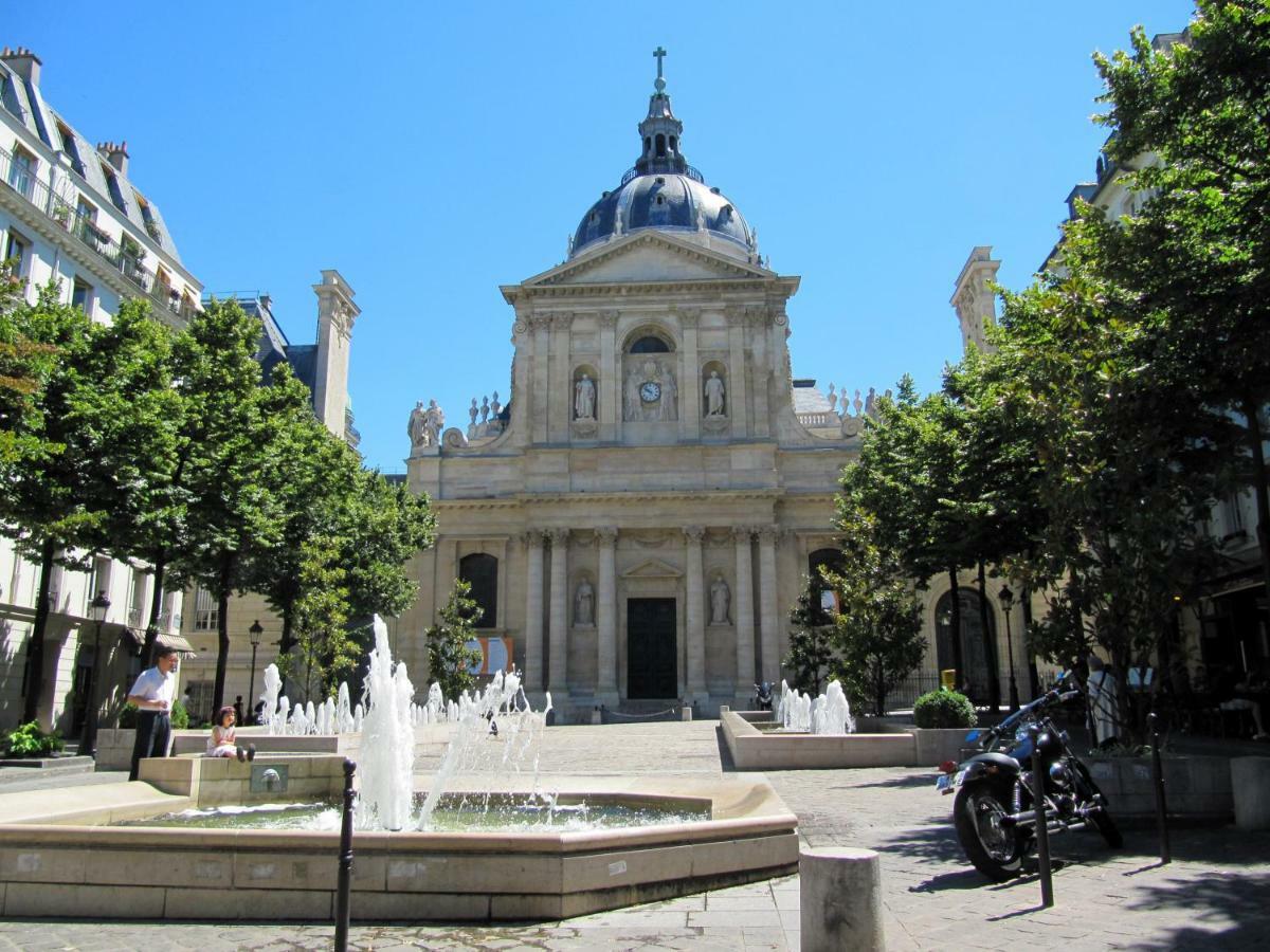 Love Nest In Saint-Michel Paris Exterior foto